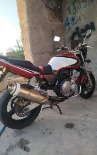 سی بی ۴۰۰