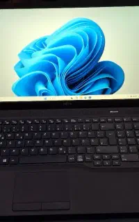 لپتاپ Fujitsu نسل ۱۰ / درحد نو