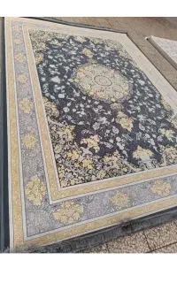 پادشاهی بر کفِ خانه با بافتِ رویایی و فرش بی‌همتا.