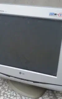 مانیتور  LG  FLATRON F700P