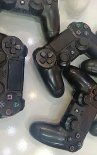 دسته PS4 سالم 4عدد موجود