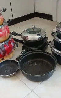 ۲دست قابلمه چدن وتفلون کارکرده