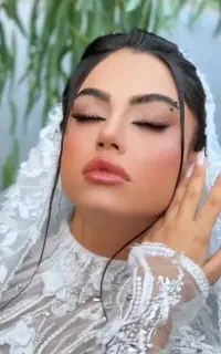 با آموزش میکاپ/یک لاین رو رایگان آموزش ببین.