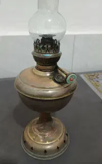 چراغ قدیمی صد ساله
