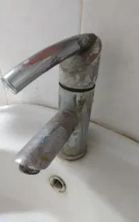 شیر روشویی قهرمان اصلی