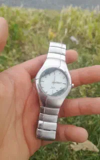 ساعت مچی مارک OMAX بسیار قدیمی اصل