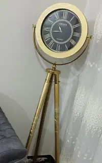 ساعت ایستاده