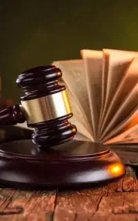 وکیل دادگستری و مشاور حقوقی