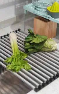 آبچکان رولی روی سینک