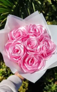 رز گلهای روبان رنگی
