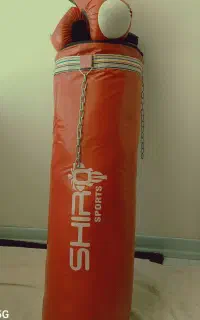 کیسه بوکس و دستکش