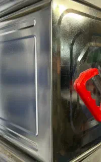 حسابدار خانم برای قوطیسازی