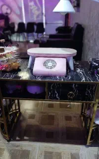 میز ناخن پله ای