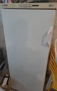 ۲ عدد فریزر فیلور و فیلکو سالم بدون تعمیر با تضمین