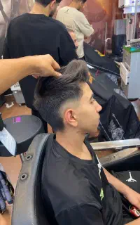 آرایشگر هستم