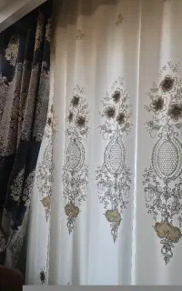 پرده سالم و نو