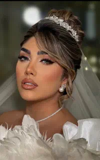 خدمات تخصصی vipمیکاپ و شینیون عروس