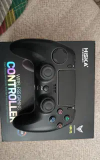 دستگاه ps4 تمیز فقط کارتن باز شده