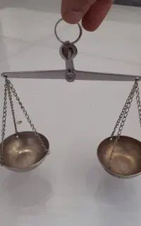 ترازو قدیمی مفت