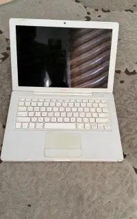 مک بوک پرو ۱۱۸۱ در حد نو