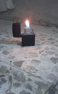 فندک سیاه آهنی سالم