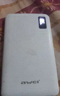 پاور بانک اصلی در حد نو بفروش میرسد