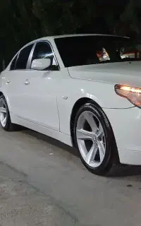 بی ام و ۵۲۵