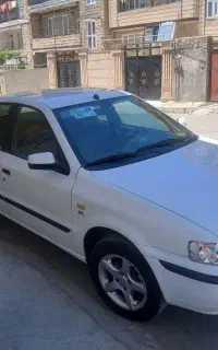 یک خودرو سمند الکس