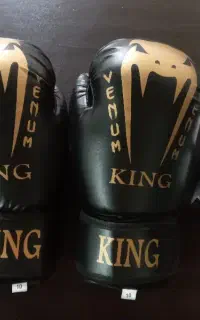 دستکش بوکس و بانداژ
