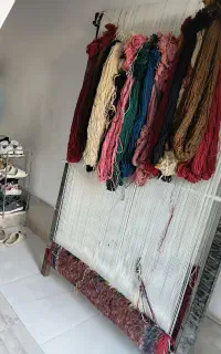 فرش با دستگاهش