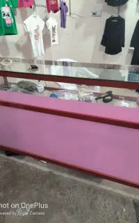 ویترین شیشه ای