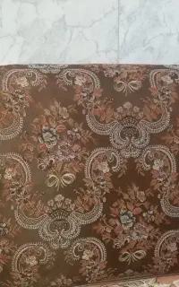 دو جفت پشتی نو و میز
