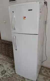 یخچال فریزر ایستکول 9فوت بشرط