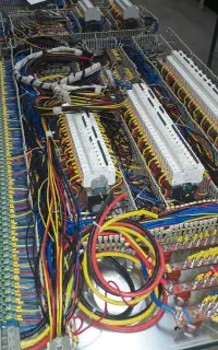 برقکار صنعتی PLC ساختمان عیب‌یابی تابلوبرق اینورتر