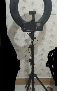 چراغ رینگ لایت هشت میلیون