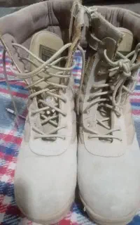 پوتین خارجی کوه نوردی ویک عدد کفش کار جلو فلز