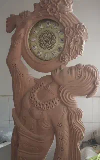 ساعت چوبی تمام چوب راش  ارتفاع ۲متر...منبت دست