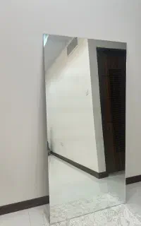 آینه بدون قاب
