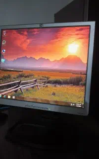 نمایشگر 17اینچ