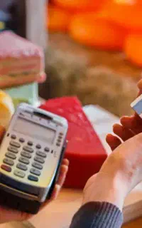 استخدام فروشنده آقا یا خانم در فست فودی