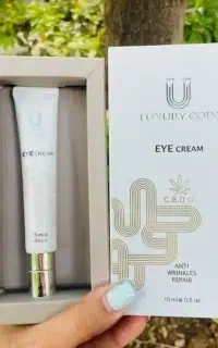 دور چشم لاکچری کویین