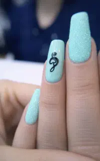 کاشت ناخن کارینا