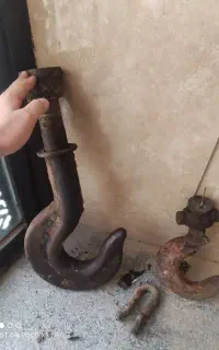 دو عدد قلاب جرثقیل بسیار قوی