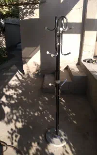 چوب لباسی ایستاده
