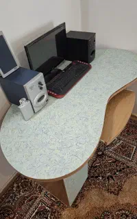 میز کامپیوتر تمیز شهرضا معاوضه با کوچک تر دارم