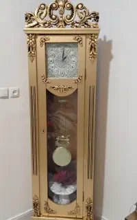 ساعت و ویترین