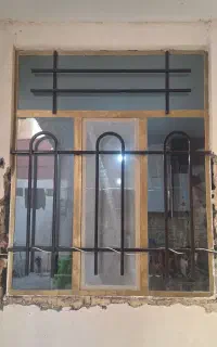 پنجره آهنی سنگین