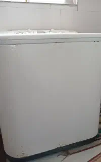 لباس شویی دو قلو کار کره موتور و همه وسایلش سالمه