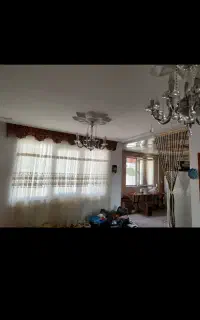 ۸۵متری طبقه ۳ خیابان وکیل قطارچیان