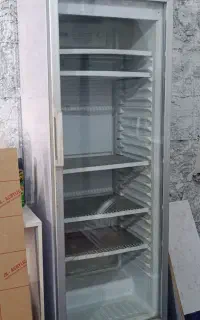یخچال تک درب ایستاده